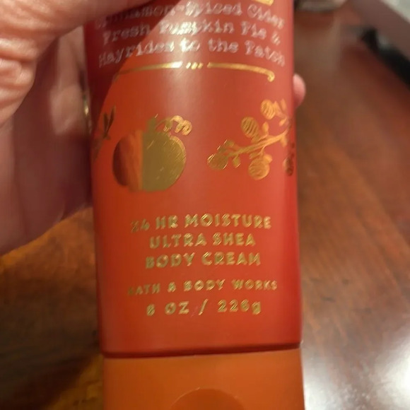NWT Bath and Bodyworks Pumpkin Picking lotion. Only one lotion - Picture 3 of 6